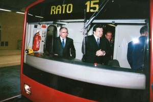Manuel Varges e Durão Barroso, então 1º ministro, na viagem inaugural